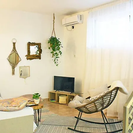 Cool Boho Apartment, 1min To Highway, Parking * Athens
