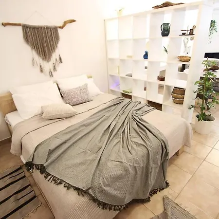 Cool Boho Apartment, 1min To Highway, Parking Athens