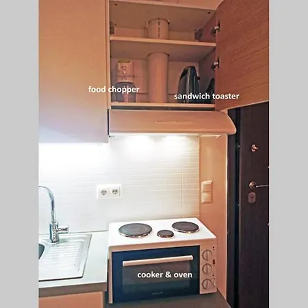 Cool Boho Apartment, 1min To Highway, Parking Athens